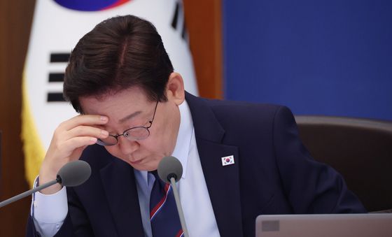 보고 청취하는 이재명 대통령