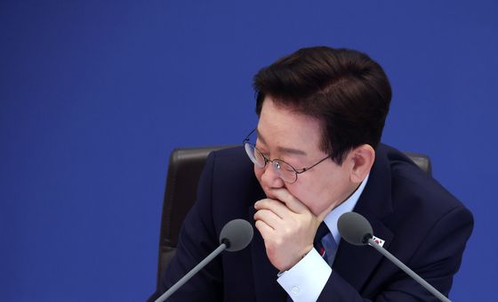 이재명 대통령, 부처 보고 청취