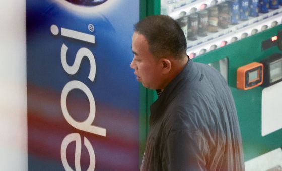 '윤 전 대통령 부부 여론조사 제공 혐의' 명태균 결심공판 출석