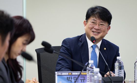 인사말하는 박민규 민주당 의원