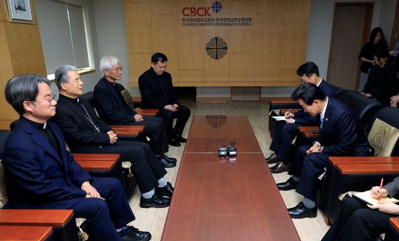 종교계 첫 불법 계엄 규탄 성명에 감사 전하는 정동영 장관