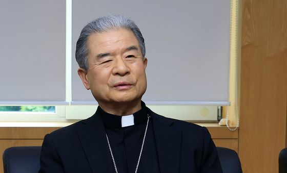 정동영 장관 예방 받은 이용훈 주교