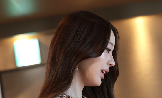장원영, 짙은 여인의 향기