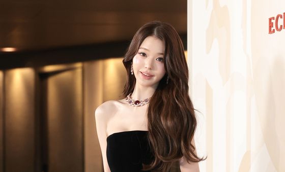 장원영, 딱 봐도 여신