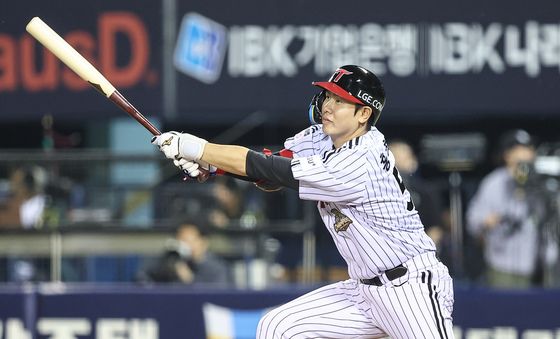 LG 홍창기, 득점 기회 만드는 안타