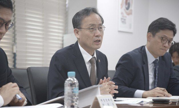모두발언하는 이형일 차관