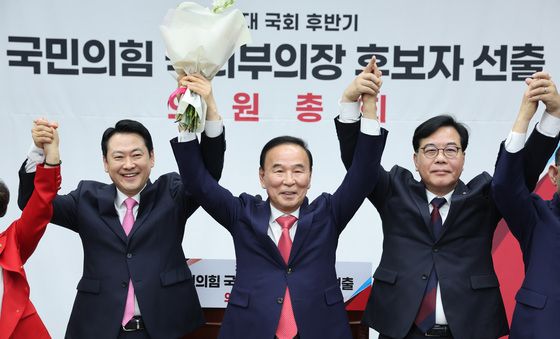 박덕흠 손 맞잡은 장동혁·송언석