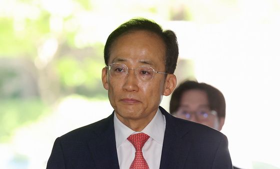 '계엄 해제 표결 방해 혐의' 추경호 의원, 공판 출석