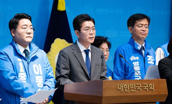 '소득없는 1주택자 재산세 감면' 공약 발표하는 정원오