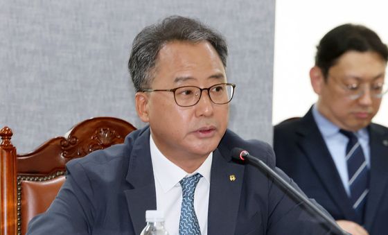 인사말 전하는 채병득 금융결제원장
