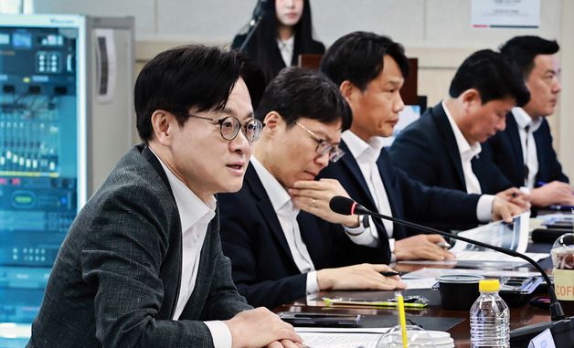 발언하는 김정관 산업부 장관
