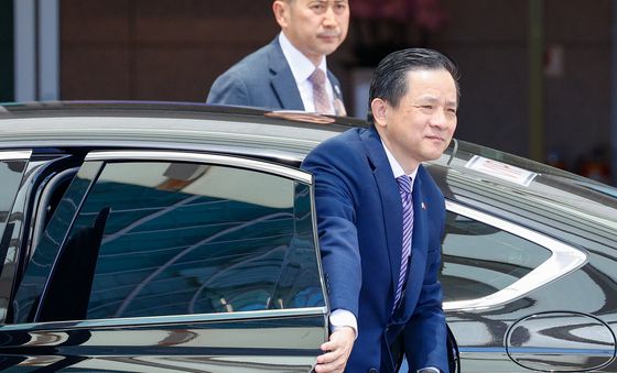 허리펑 부총리 동행한 다이빙 대사