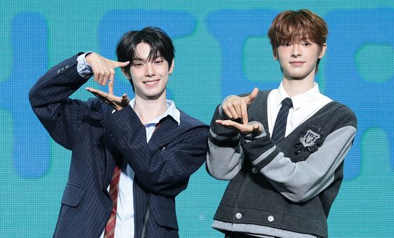 최립우·강우진, 플레어 유로 인사 드려요