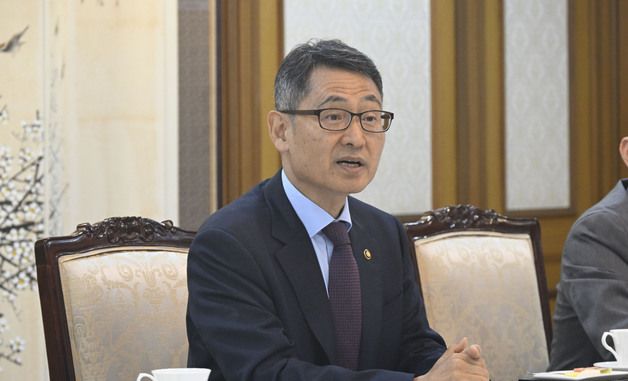 제1차 개발금융 자문위원회 주재하는 허장 차관