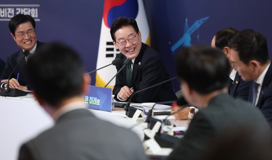 미소 짓는 이재명 대통령