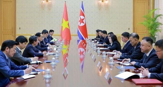 북한 노동당 국제부, 베트남 외무성 관계자들 접견