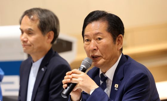 인사말하는 정청래 대표