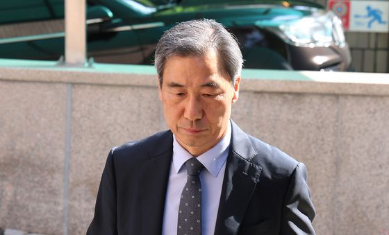 '관저 이전 특혜 의혹' 윤재순 전 총무비서관, 2차 종합특검 출석