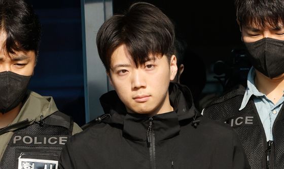 '여고생 흉기 살인' 장윤기 검찰 송치