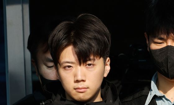 '여고생 흉기 살인' 장윤기 검찰 송치