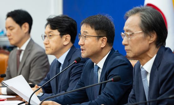 민주당 정책조정회의 주재하는 한병도 원내대표