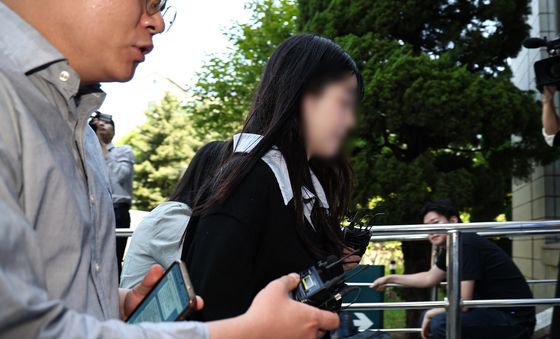 모텔서 출산 뒤 숨진 신생아…20대 친모 영장실질심사 출석