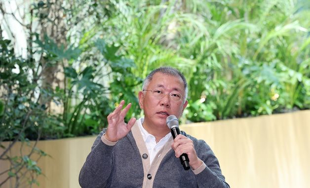 양재 사옥 리노베이션 행사 발언하는 정의선 회장