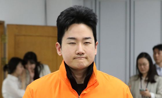 후보자 등록하는 정이한 부산시장 후보