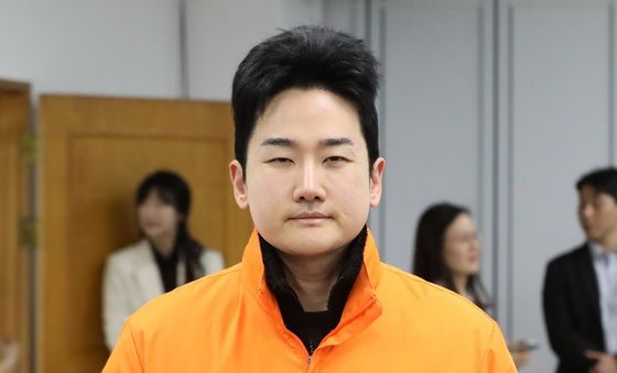 후보자 등록하는 정이한 부산시장 후보