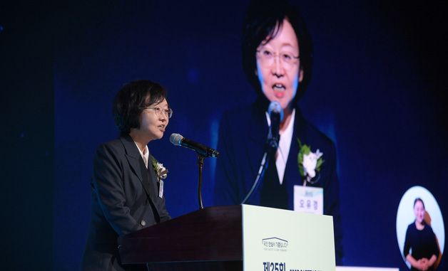 제25회 식품안전의 날 기념사하는 오유경 처장
