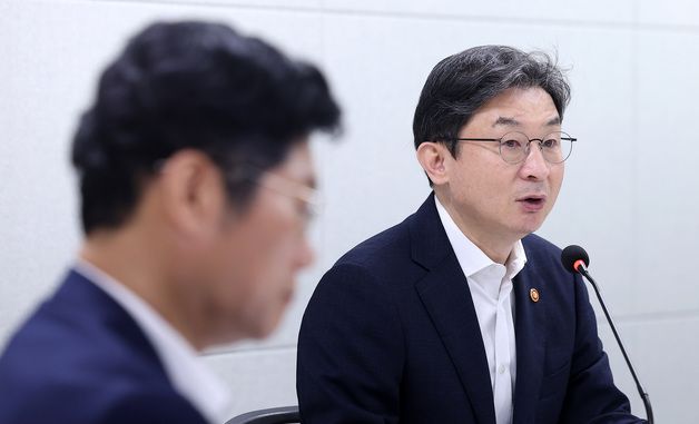 모두발언하는 이억원 금융위원장