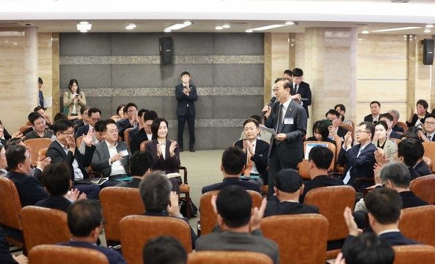 김윤덕 장관, 주택건설업계 타운홀 미팅 인사말