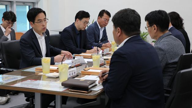 김민재 차관, 고유가 피해지원금 2차 지급 준비 현장방문