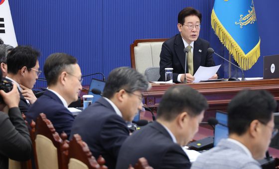 수석보좌관회의 발언하는 이재명 대통령