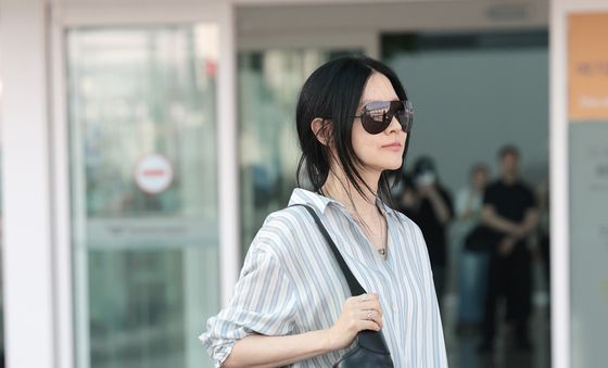 이영애, 50대 맞아? 20대도 울고 갈 청순 가련
