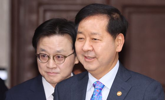 비상경제본부회의 참석하는 구윤철 부총리
