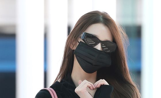 아이브 장원영, 귀여운 인형 달고 하트 뿅뿅
