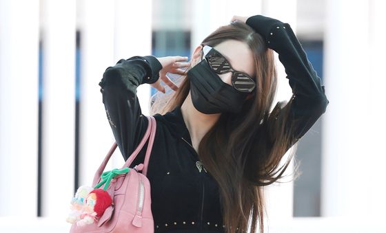 장원영, 공항에서 화보를