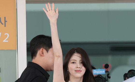 한소희, 옆구리 타투 눈길