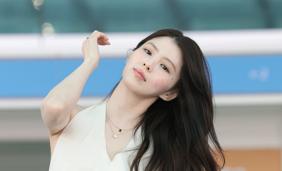 파리가는 한소희, 예쁨 만개