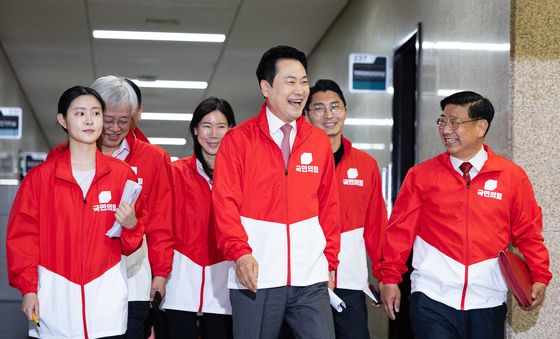 미소 짓는 국민의힘 선대위 지도부