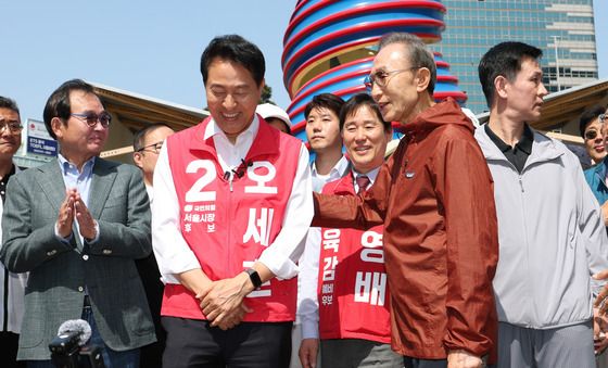 오세훈 후보와 청계천 방문한 이병박 전 대통령