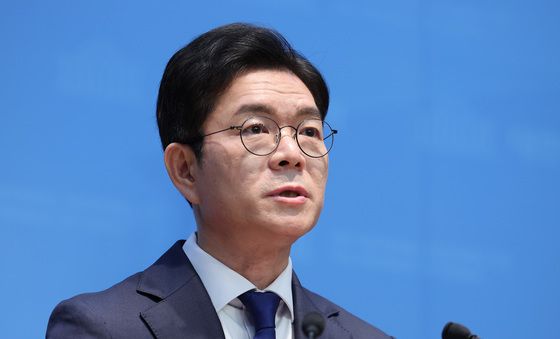 공약 발표하는 정원오