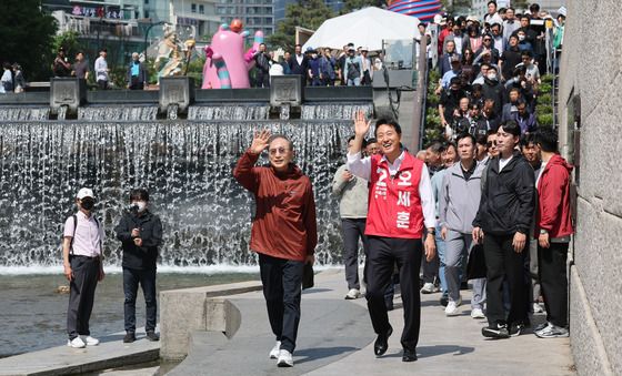 청계천 찾은 이명박·오세훈