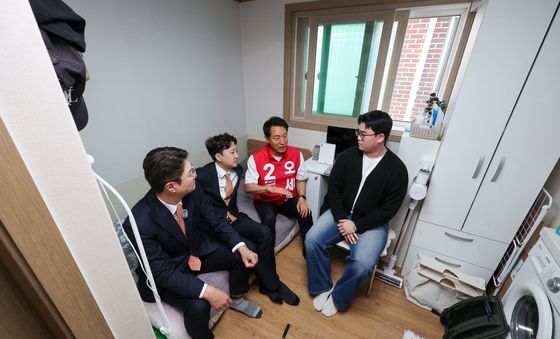 오세훈, 개혁신당과 원룸 찾아 청년 의견청취