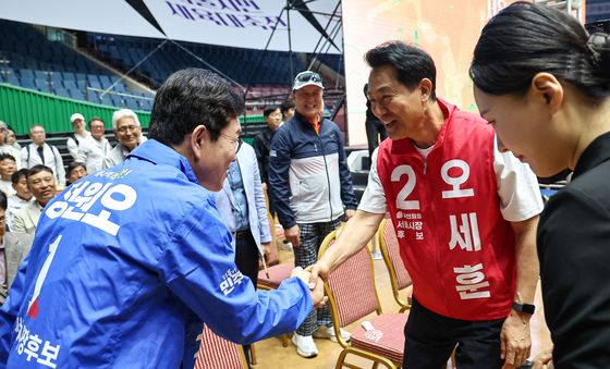 인사 나누는 정원오·오세훈