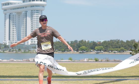 박보검, 10km 코스 54분 27초로 완주
