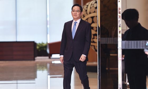 귀국하는 이재용 삼성전자 회장