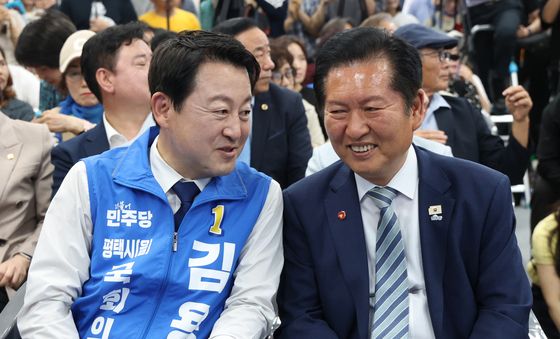 김용남 선거사무소 개소식 찾은 정청래