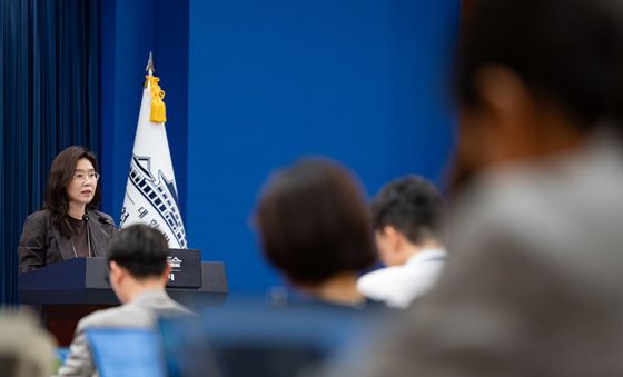 국정목표 관련 브리핑 하는 강유정 수석대변인